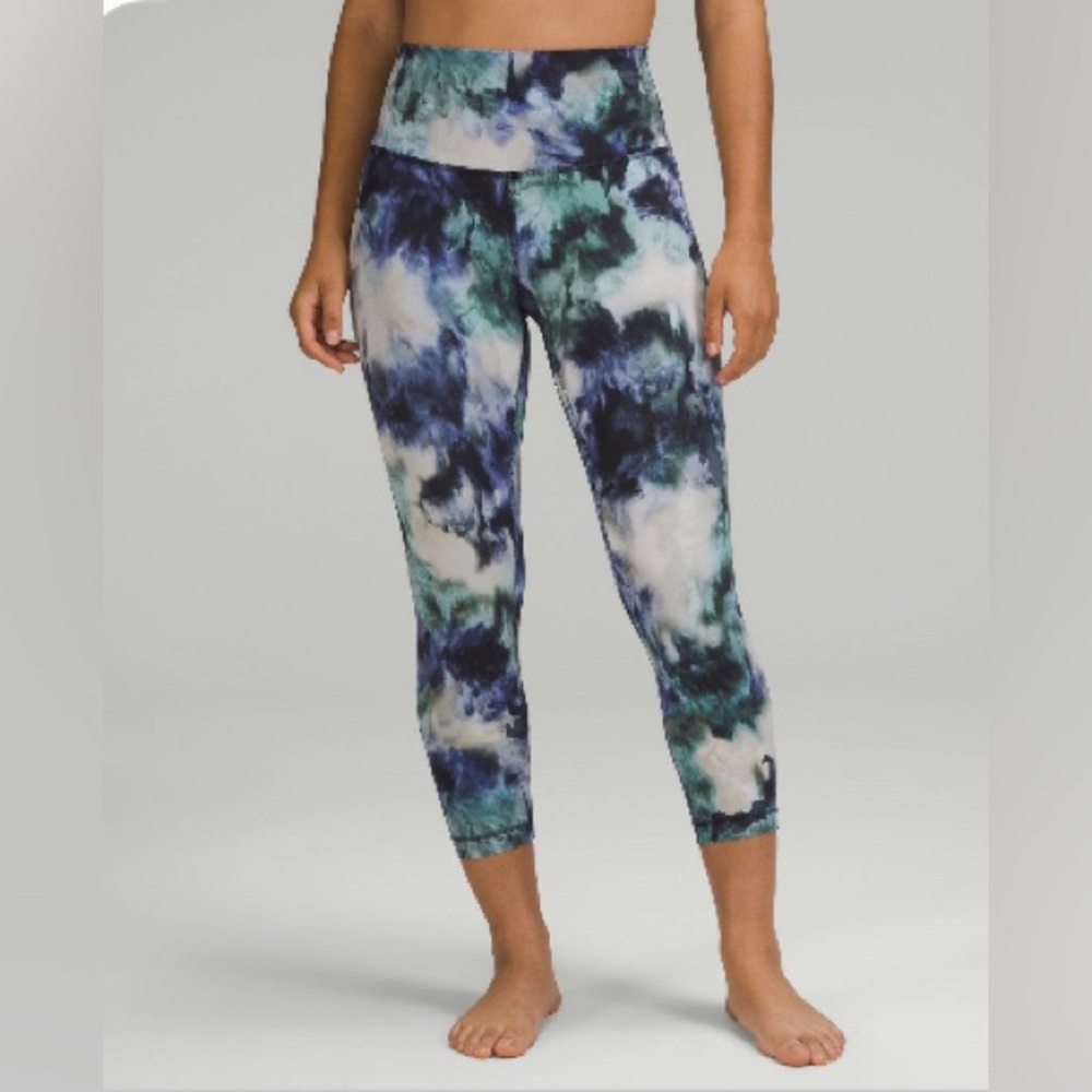 Lululemon Align HR Crop 23”- Meteor Wash Print - Size 4